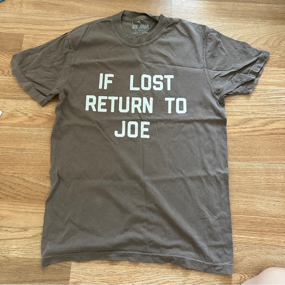 Joe Jonas “If Lost Return to Joe” - Jonas Brothers Official T-Shirt